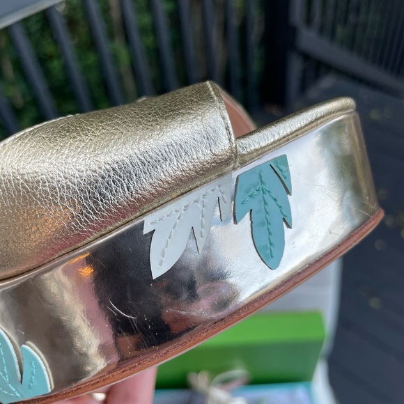 SOLD 🌟Host Pick 🌟🦩RARE Kate Spade Metallic Gold Darie Wedge Sandal Size 6.5 - Picture 6 of 10